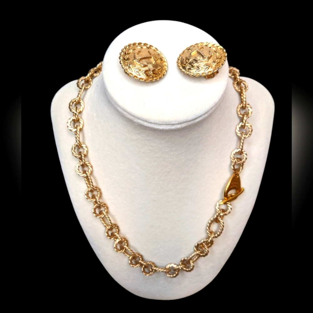 VOYAGE Collection Gold Tone Chain Necklace Choker and Earring Set Fashion Jewel